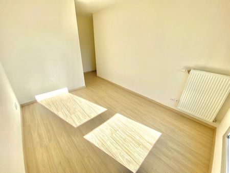 Location Appartement 3 pièces 65m² VILLEURBANNE 69100 - Photo 2