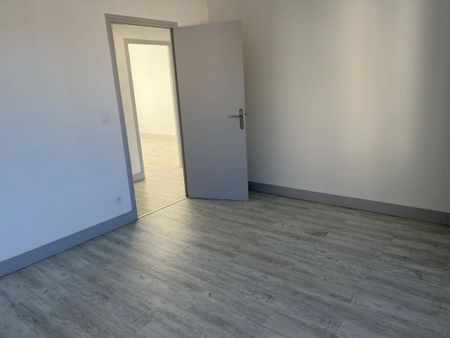 Location appartement t3 61 m² à Villefranche-de-Rouergue (12200) - Photo 2