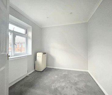 4 bedroom terraced house to rent - Photo 4