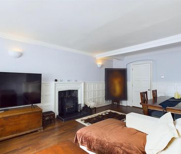 Coombe House, Devey Close, Kingston Upon Thames, KT2 - Photo 2