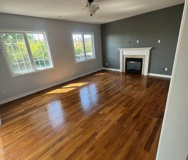 For Lease - 300 Wrigglesworth Crescent, Milton, Ontario - Photo 5