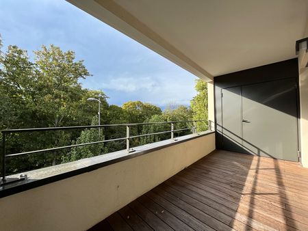 Location Appartement 4 pièces 95m² CALUIRE ET CUIRE 69300 - Photo 5