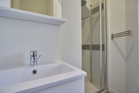 JEAN JAURES Roommate 5 Bedrooms at Lomme - Photo 5