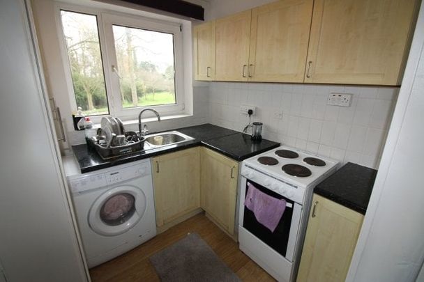 Stamford Gardens, Leamington Spa, CV32 - Photo 1