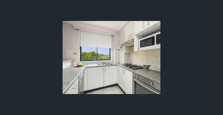 Spacious Two Bedroom Apartment - Photo 5