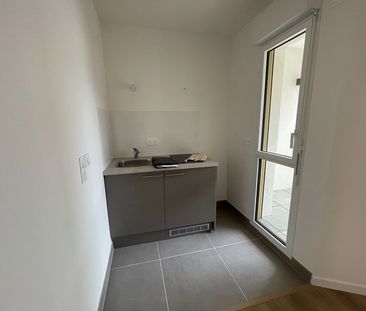 Location Appartement 1 pièce 31m² - Photo 5