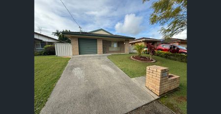 PERFECT FAMILY HOME IN QUIET NEIGHBOURHOOD - Photo 2