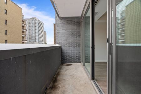 For Lease - 109 Vaughan Road Unit# 207, Toronto, Ontario - Photo 2