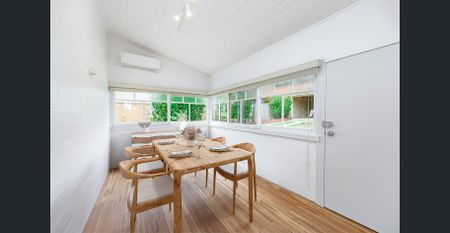 Light & spacious bungalow in the heart of Chatswood - Photo 2