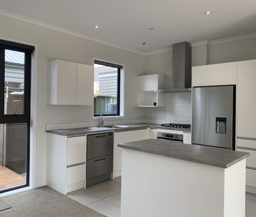 27 Saltmarsh Road, Hobsonville, Auckland - Photo 2