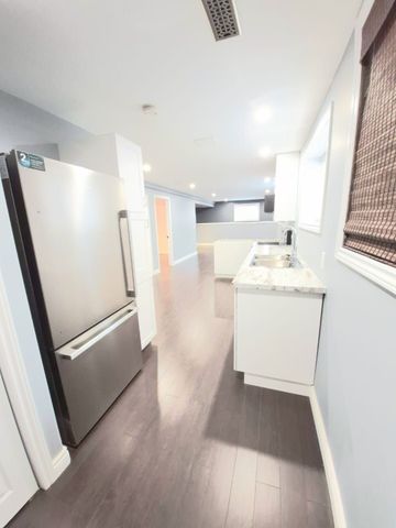 For Lease - 12 Vanier Drive, Welland, Ontario - Photo 2