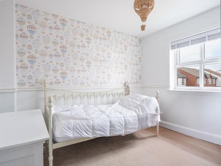 3 bedroom terraced house to rent - Photo 3