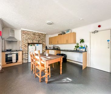 Room 10, Bateman Street, Cambridge - Photo 4