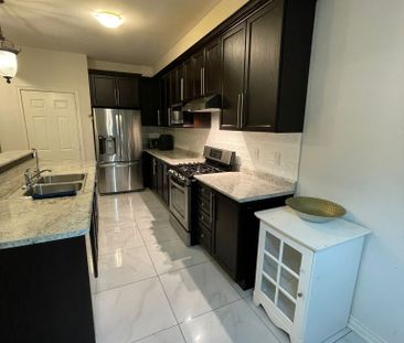 For Lease - 17 Kempsford Crescent, Brampton, Ontario - Photo 6