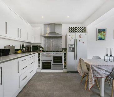 Lincoln Avenue, Twickenham, TW2 6NH - Photo 3