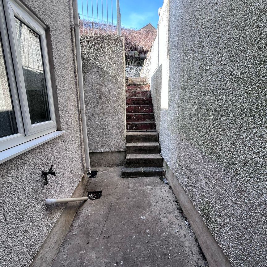 Watkin Street, Mount Pleasant, Swansea, SA1 6YE - Photo 1