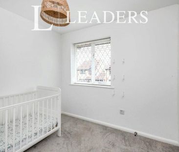 2 bedroom semi-detached house to rent - Photo 4
