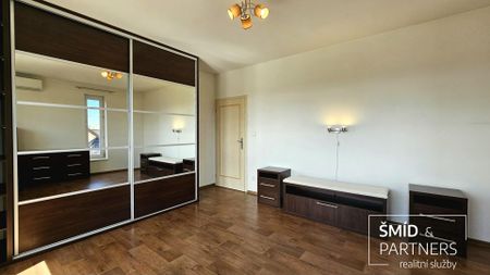 Pronájem bytu 4+kk 104 m² - Fotografie 3