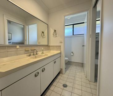 Refreshed family home in great location - Photo 5