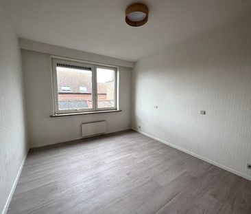 APPARTEMENT (102m²) MET 2 SLAAPKAMERS IN CENTRUM IEPER - Photo 6