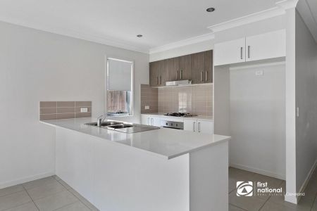 MODERN FAMILY HOME IN BEAUTIFUL CLEVELAND - Photo 3