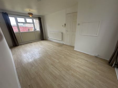 Kesteven Walk, Peterborough, PE1 5DS - Photo 2
