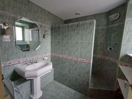 Location Appartement 3 pièces 80m² MILLAU 12100 - Photo 3