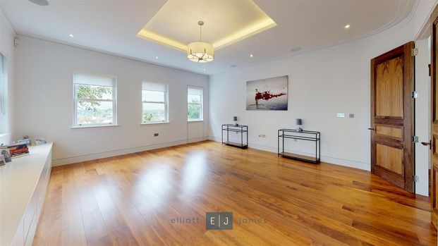 5 bedroom detached house to rent - Photo 1