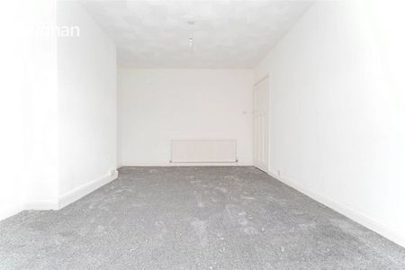 4 bedroom semi-detached house to rent - Photo 2