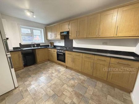 Town Lane, Stanwell, TW19 - Photo 5