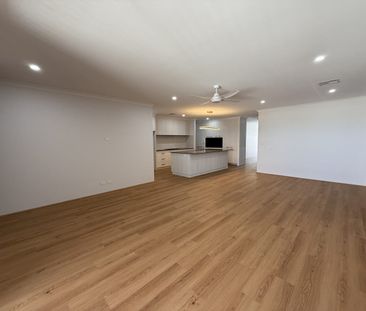 Brand New | High-Spec Family Home in Yanchep - 4 x 2 - Photo 2