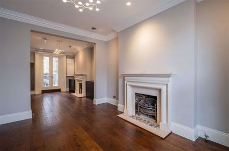 A charming four bedroom terraced house in the heart of St. John's Wood. - Photo 5