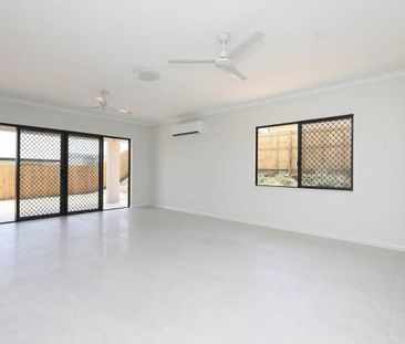 Brand New - Fully A/C and Tiled - Solar - Side Access - New Turf Co... - Photo 5