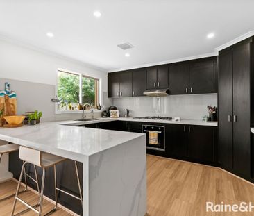 Stunning Family Home in Roxburgh Park - Photo 1