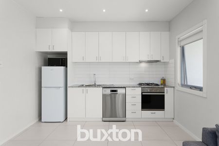 THE LIVING IS EASY: LOW MAINTENANCE MODERNITY IN BAYSIDE POSITION - Photo 5