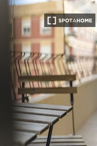 valencia, Valencian Community 46022 - Photo 5