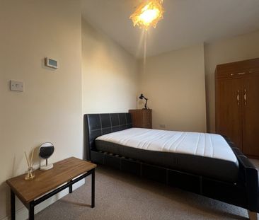 Newport Road, CARDIFF - Photo 5