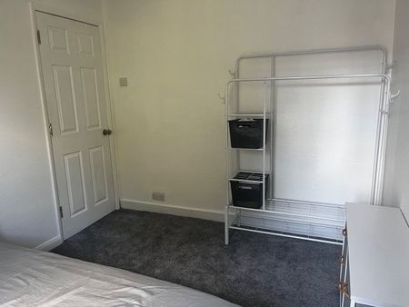 Room in a Shared House, Cholmeley Place, RG1 - Photo 3