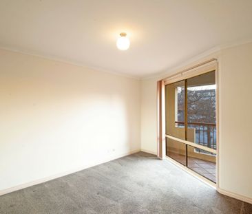 Spacious Living - Photo 6