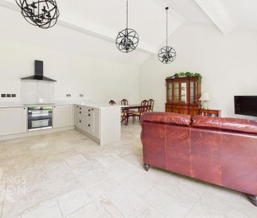 2 bedroom barn conversion to rent - Photo 3