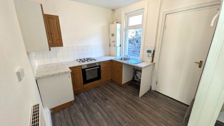 To Let 2 Bed Mid Terraced House - Photo 5