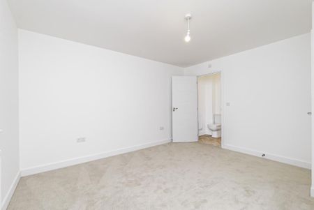 4 bedroom detached house to rent - Photo 4