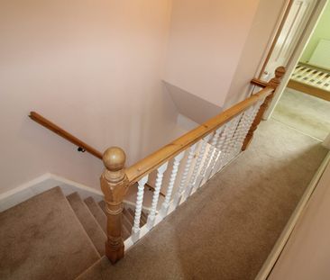 Victoria Crescent, Staffordshire, Burton upon Trent, DE14 - Photo 2