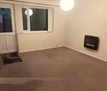 2 bedroom semi-detached bungalow to rent - Photo 2