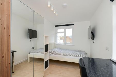 5 bedroom terraced house to rent - Photo 2