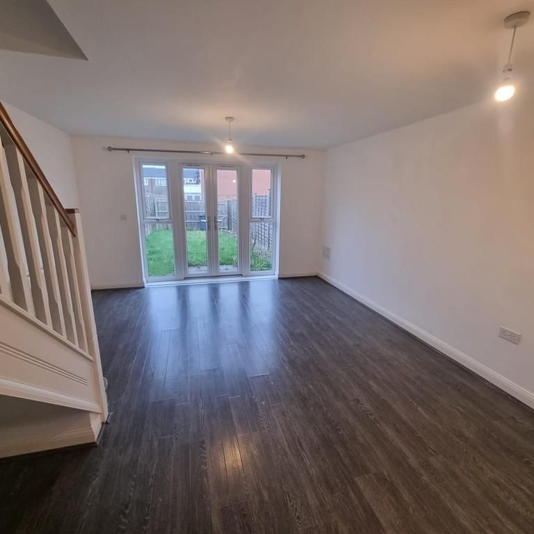 2 bedroom terraced house to rent - Photo 1