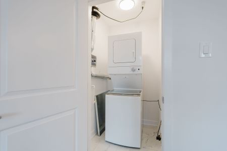 For Lease - 809 Silhouette Private, Barrhaven, Ontario - Photo 3