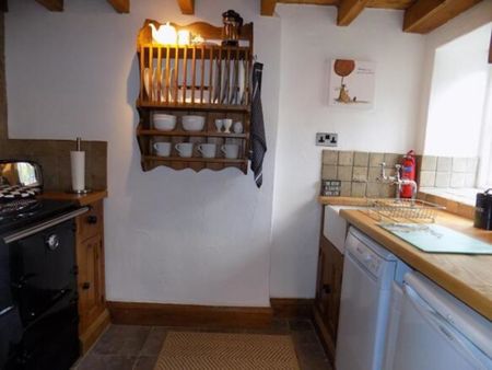 1 bedroom semi-detached to let - Photo 4