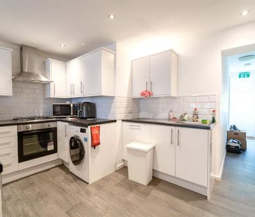 6 bedroom house to rent - Photo 4