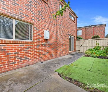 Beautiful Low Maintenance Townhouse - Photo 4